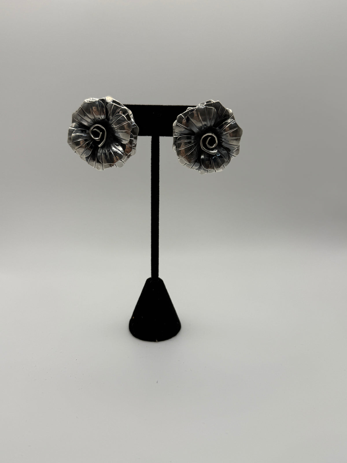 Rose Earrings by Federico Jimenez