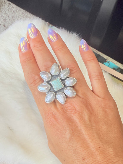 Federico Jimenez Mother of Pearl & Turquois Flower Ring