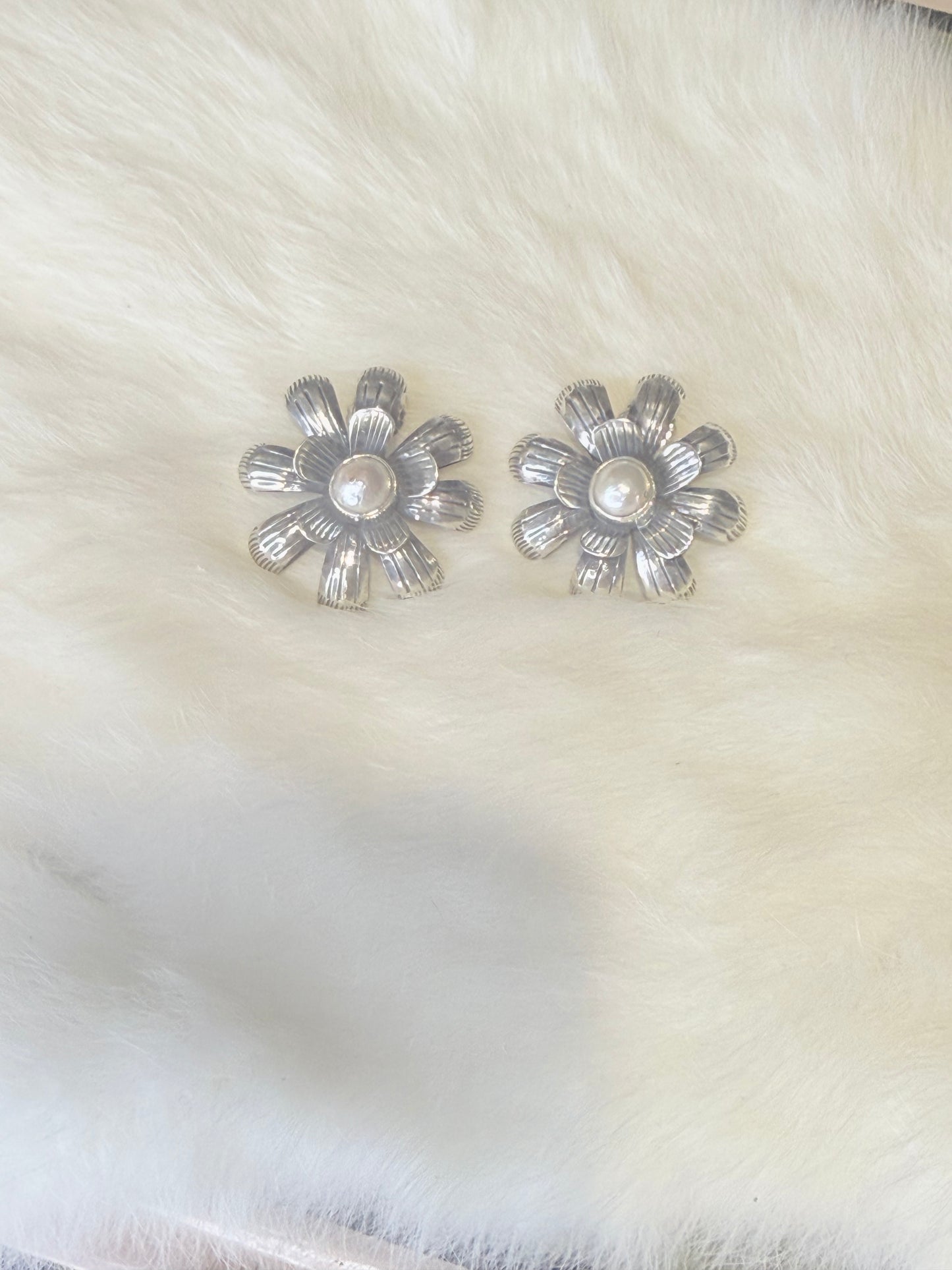 Federico Jimenez Daisy Flower Earrings